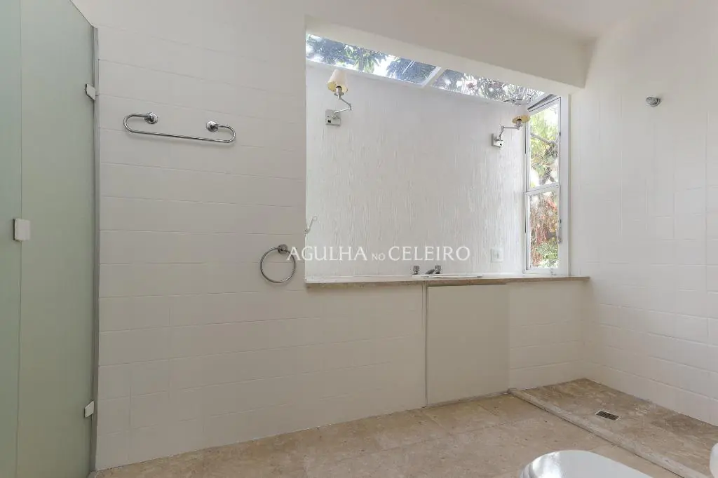 Venda/Alto de Pinheiros: Casa ampla e novinha! – CA0537