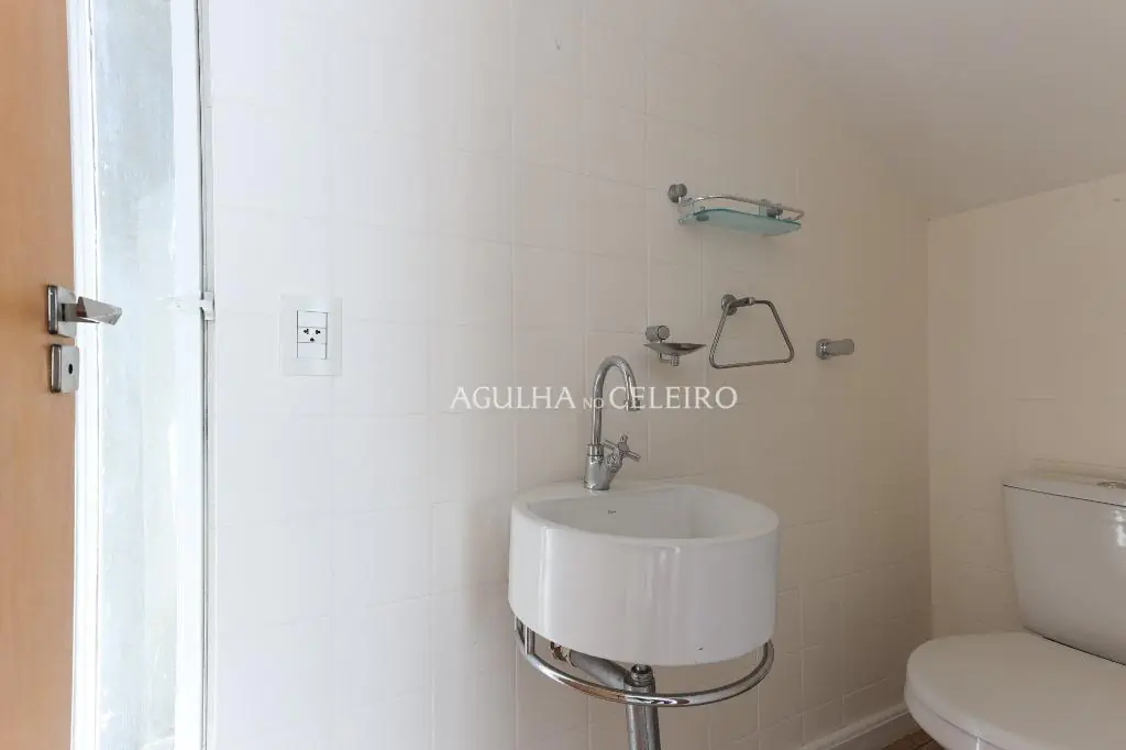 Venda/Alto de Pinheiros: Casa ampla e novinha! – CA0537