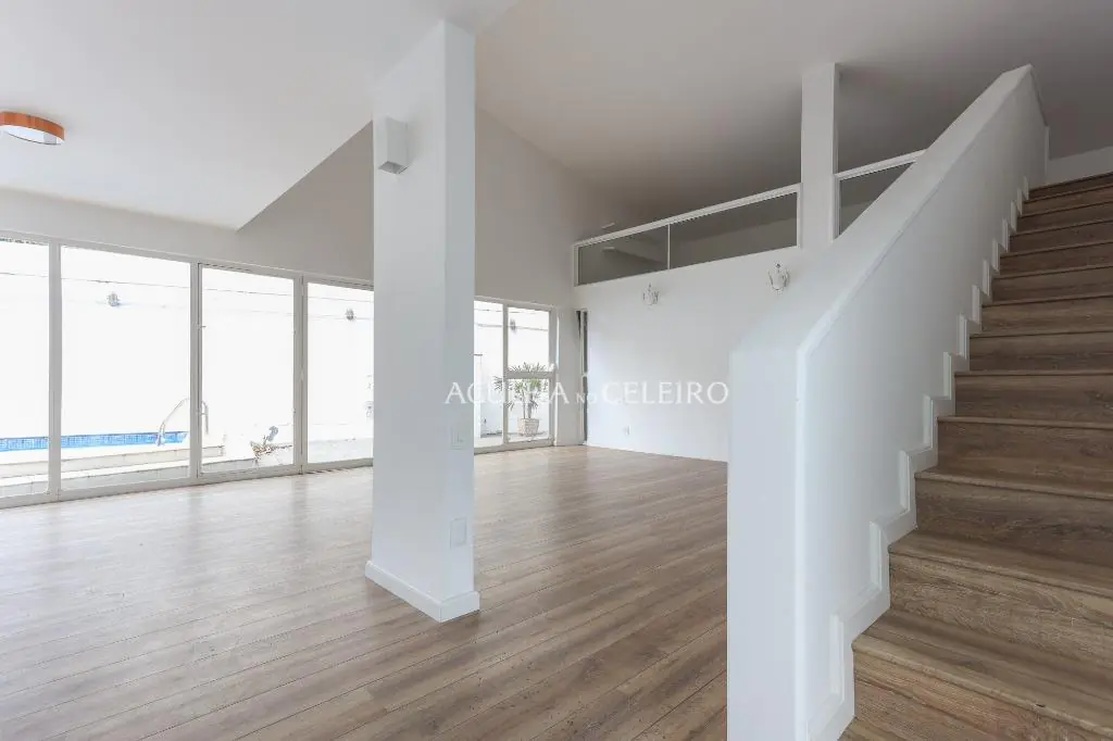 Venda/Alto de Pinheiros: Casa ampla e novinha! – CA0537