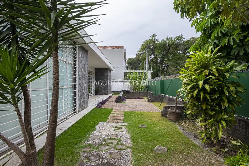 Casa com Terreno de 1120 mts em esquina no coração da Vila Nova Conceição. – CA0722
