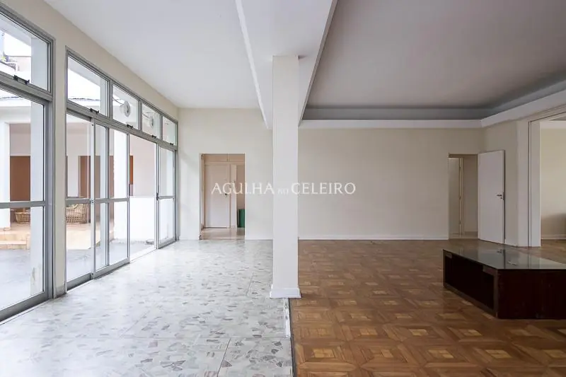 Casa com Terreno de 1120 mts em esquina no coração da Vila Nova Conceição. – CA0722