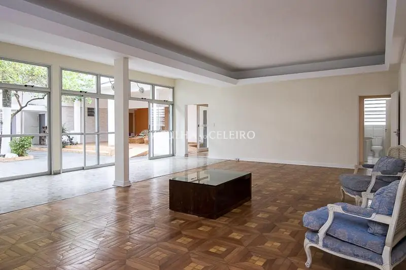 Casa com Terreno de 1120 mts em esquina no coração da Vila Nova Conceição. – CA0722