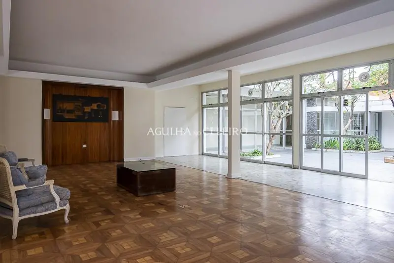 Casa com Terreno de 1120 mts em esquina no coração da Vila Nova Conceição. – CA0722