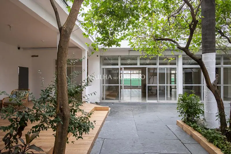 Casa com Terreno de 1120 mts em esquina no coração da Vila Nova Conceição. – CA0722