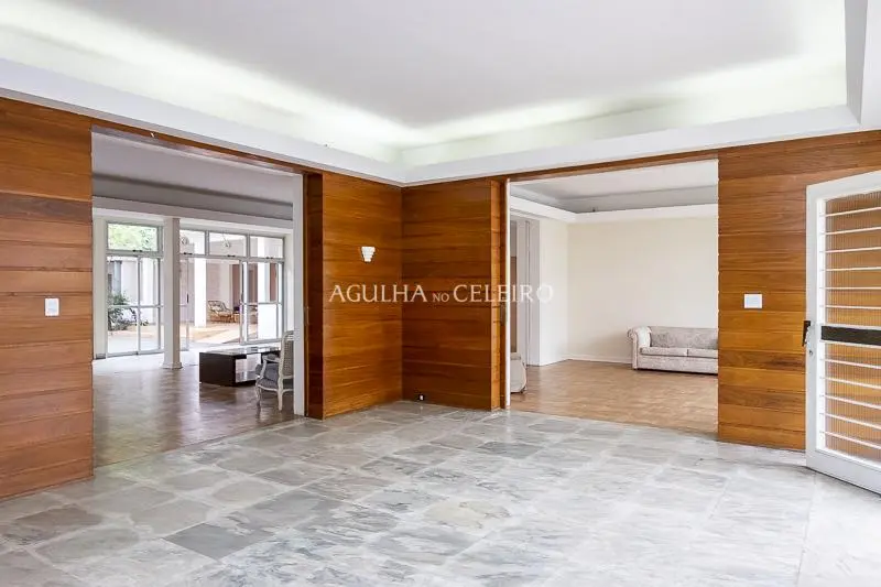 Casa com Terreno de 1120 mts em esquina no coração da Vila Nova Conceição. – CA0722