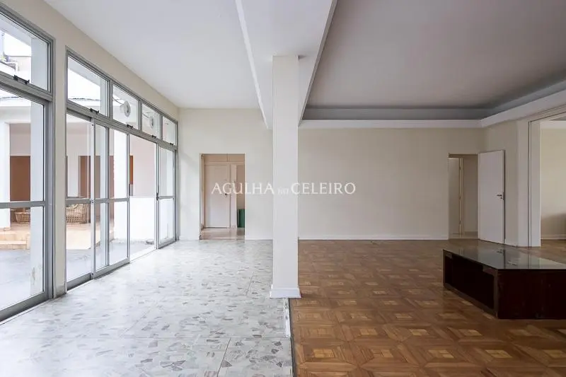 Casa com Terreno de 1120 mts em esquina no coração da Vila Nova Conceição. – CA0722