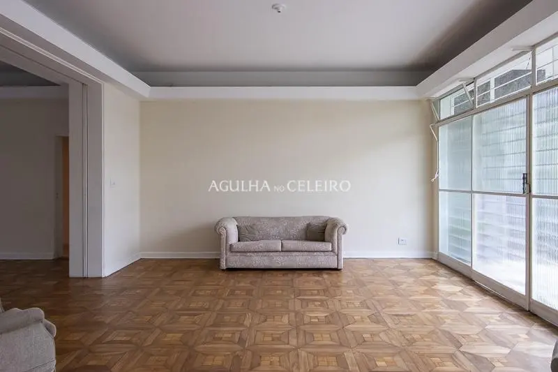 Casa com Terreno de 1120 mts em esquina no coração da Vila Nova Conceição. – CA0722