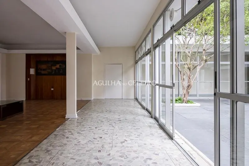 Casa com Terreno de 1120 mts em esquina no coração da Vila Nova Conceição. – CA0722