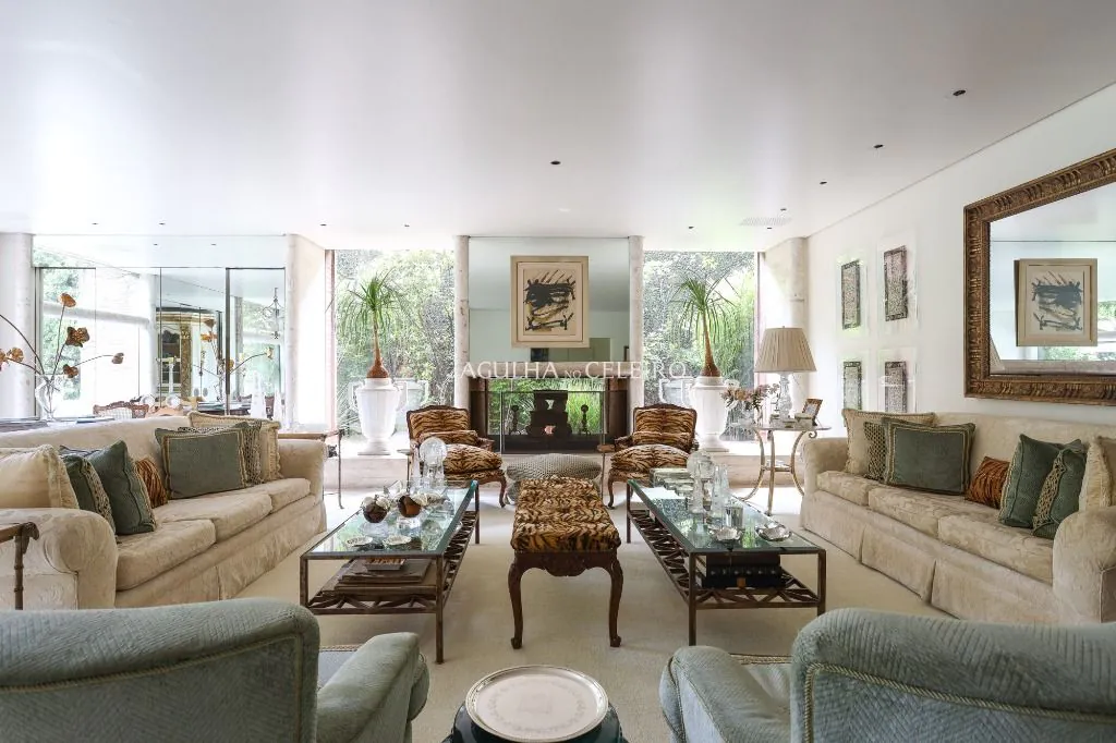 Venda/Jardim America: Casa espetacular com muita sofisticação, projetada por Octávio Pires – CA1153