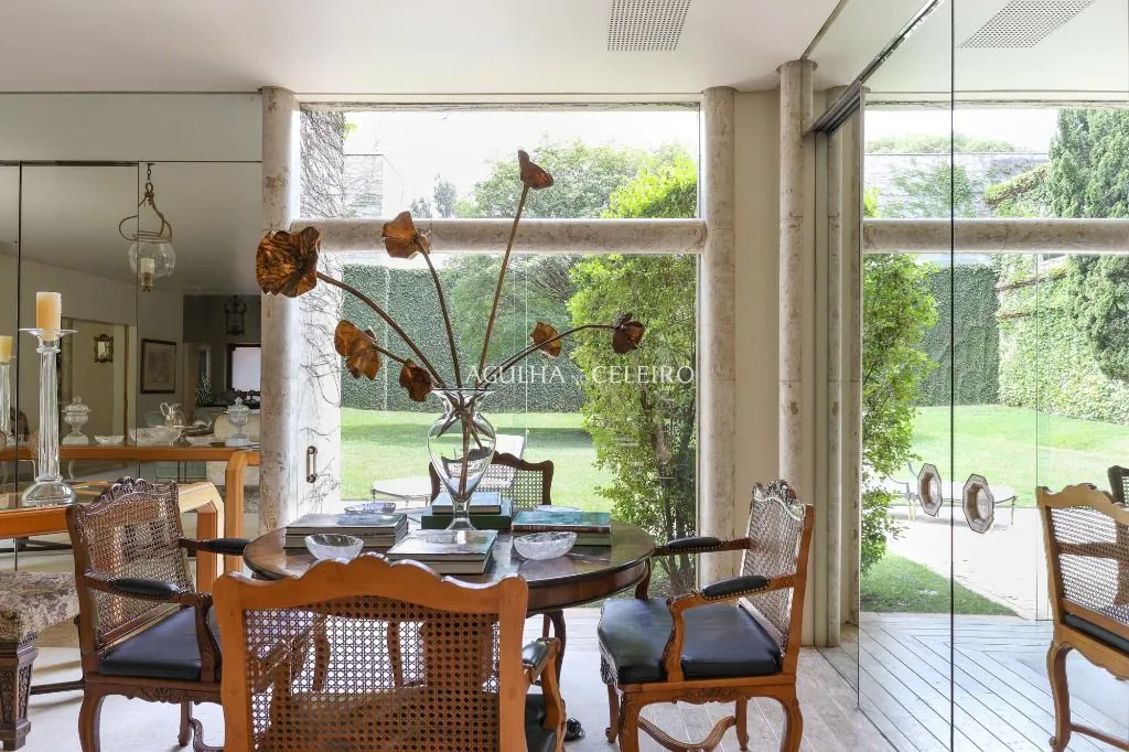 Venda/Jardim America: Casa espetacular com muita sofisticação, projetada por Octávio Pires – CA1153