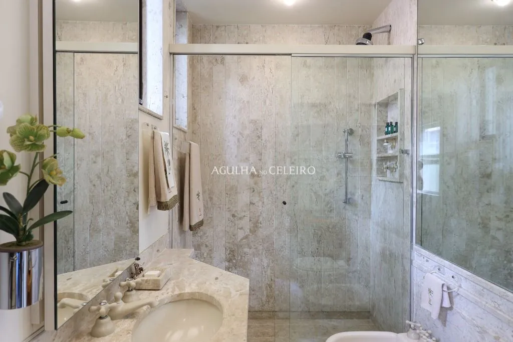 Venda/Jardim America: Casa espetacular com muita sofisticação, projetada por Octávio Pires – CA1153