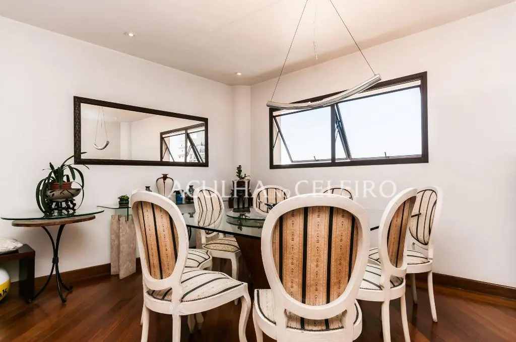 Venda/Moema: Muito espaço e localização – CO0348