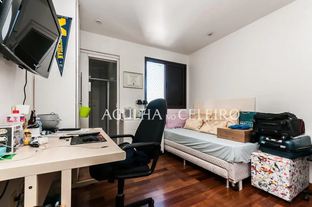 Venda/Moema: Muito espaço e localização – CO0348