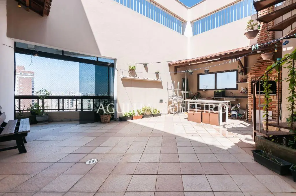 Venda/Moema: Muito espaço e localização – CO0348