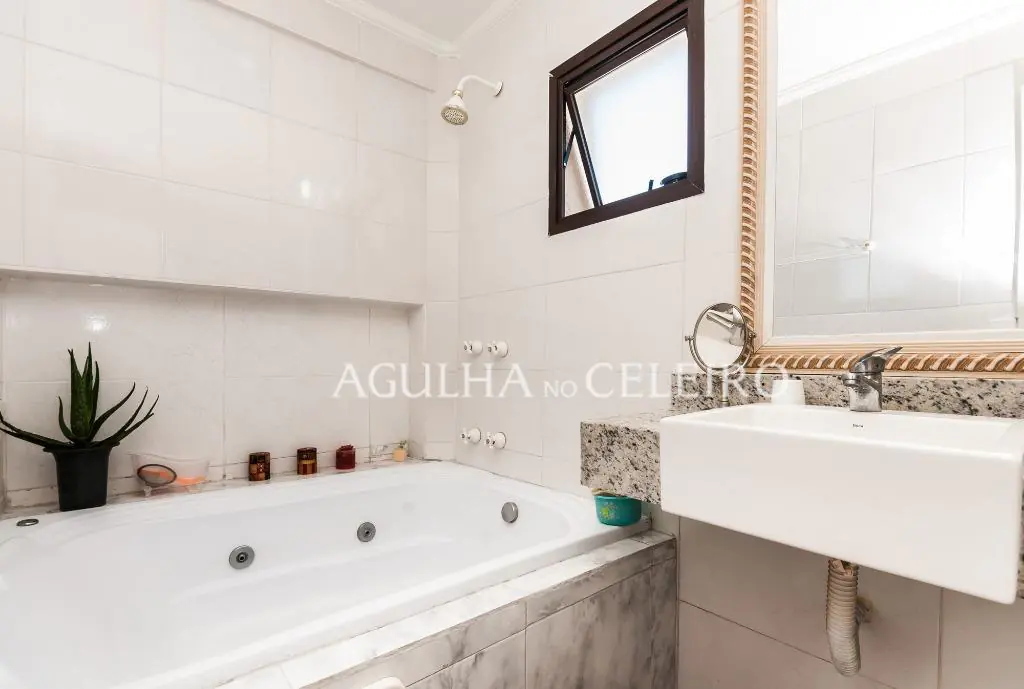 Venda/Moema: Muito espaço e localização – CO0348