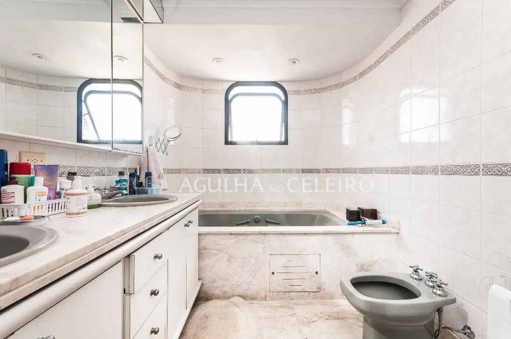 Venda/Moema: Oportunidade .Linda Cobertura ,vista eterna, lazer total – CO0427