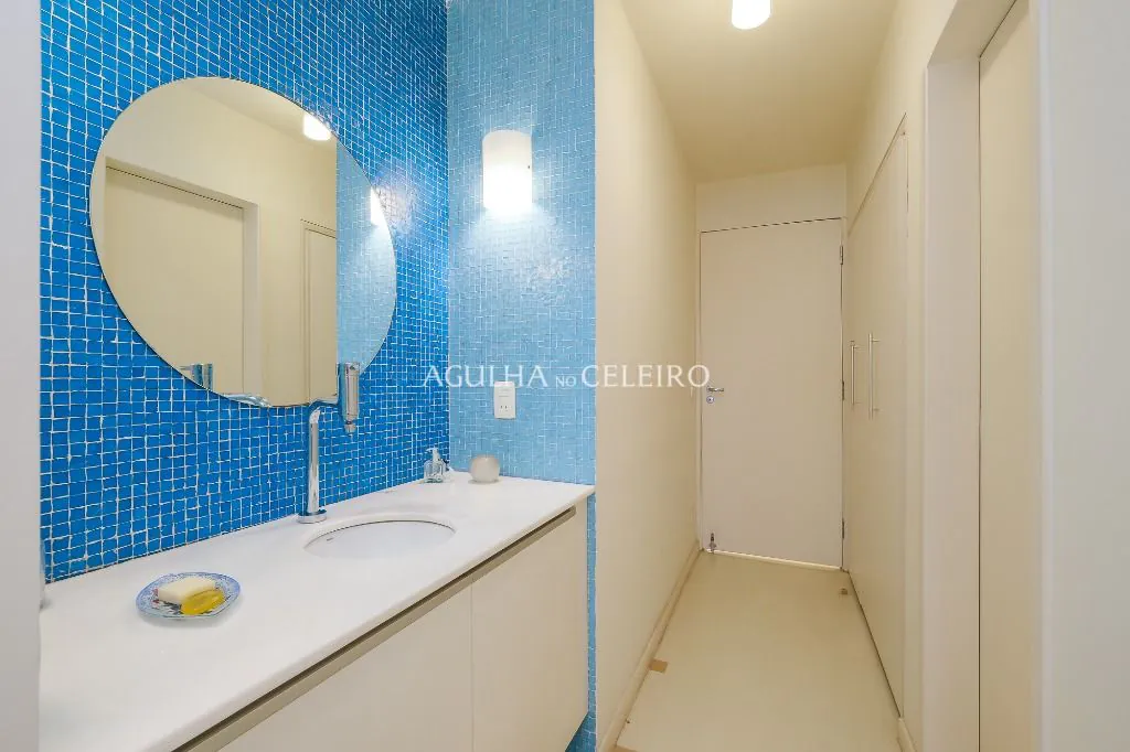 Venda/Itaim: Ampla cobertura em rua tranquila. – CO0888