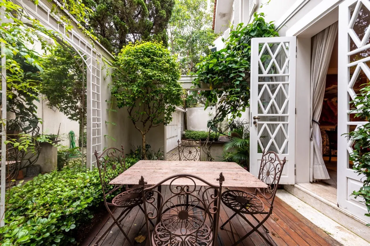 Venda/Locação/Jardim Paulistano: Aquele jardim que te abraça! – 8841