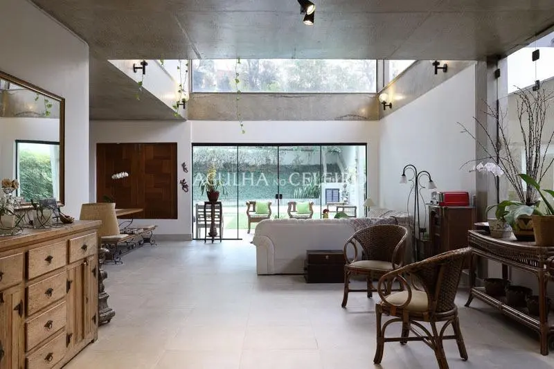 Venda/Alto de Pinheiros: Casa Moderna ao Lado do Parque Villa-Lobos – CA0693