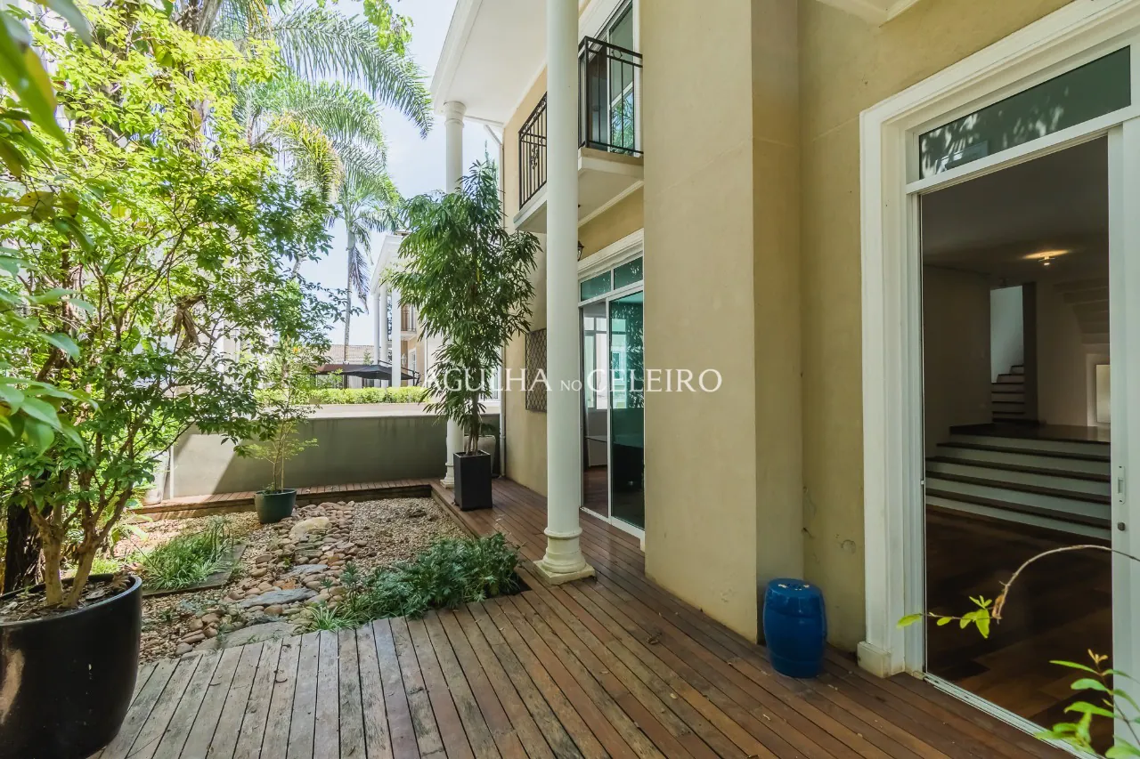 Venda/Campo Belo: casa clássica em condomínio desejado! – CA1295