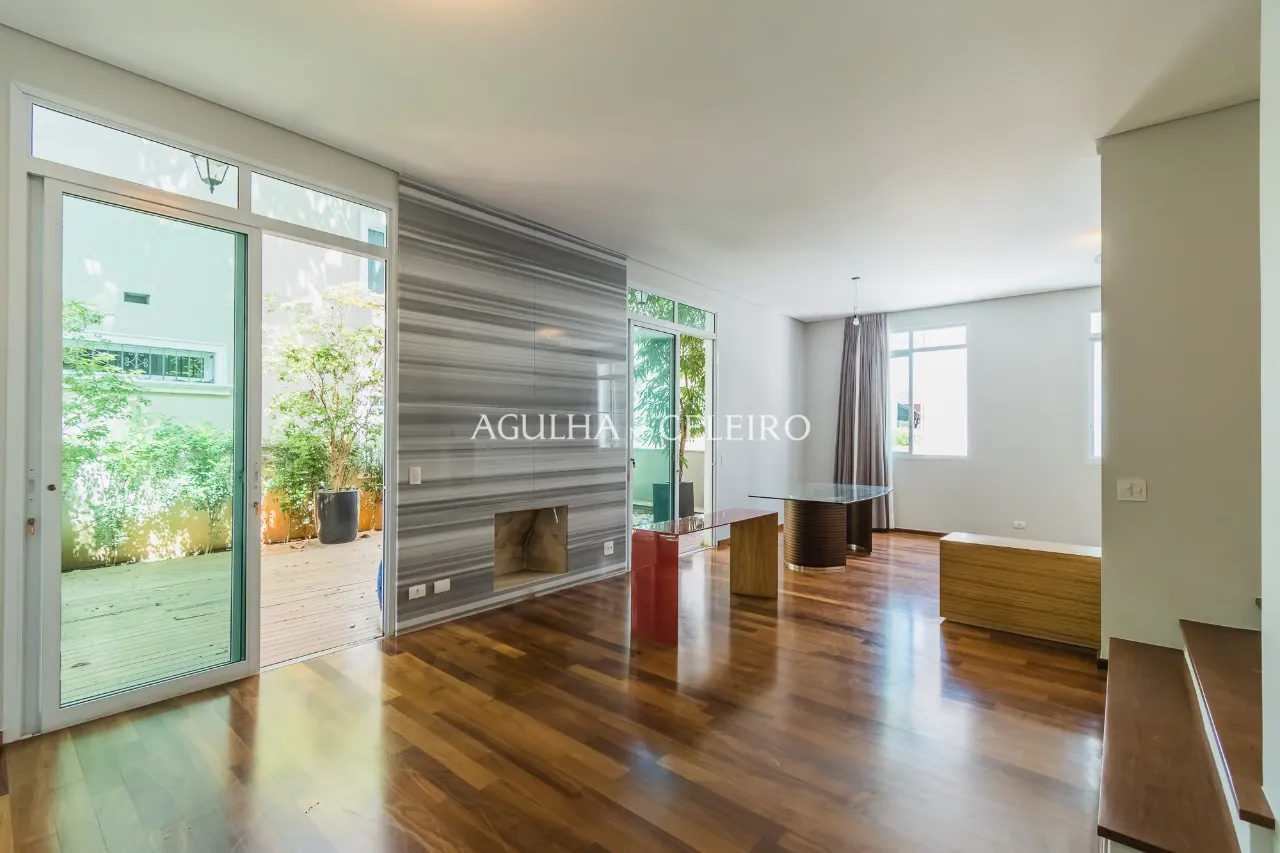 Venda/Campo Belo: casa clássica em condomínio desejado! – CA1295