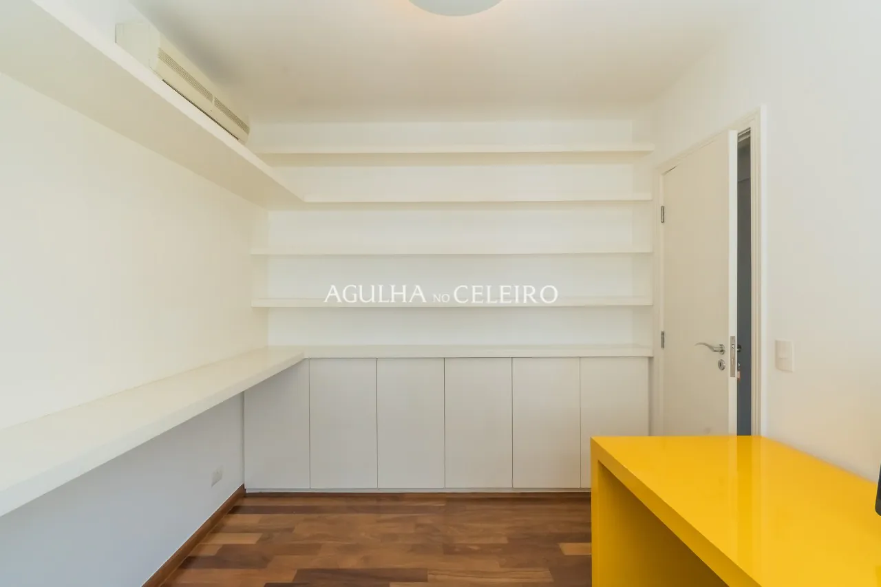 Venda/Campo Belo: casa clássica em condomínio desejado! – CA1295