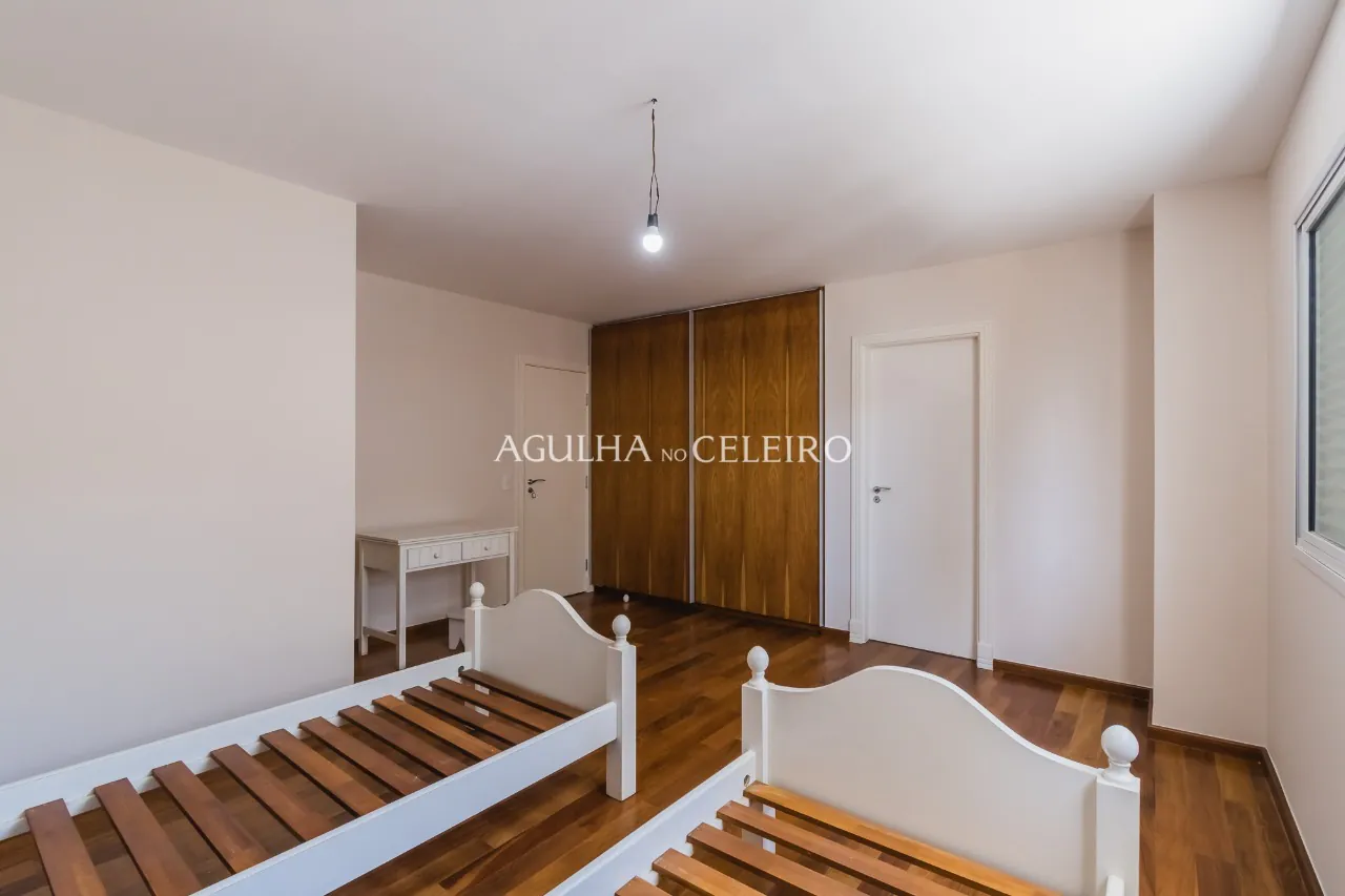 Venda/Campo Belo: casa clássica em condomínio desejado! – CA1295