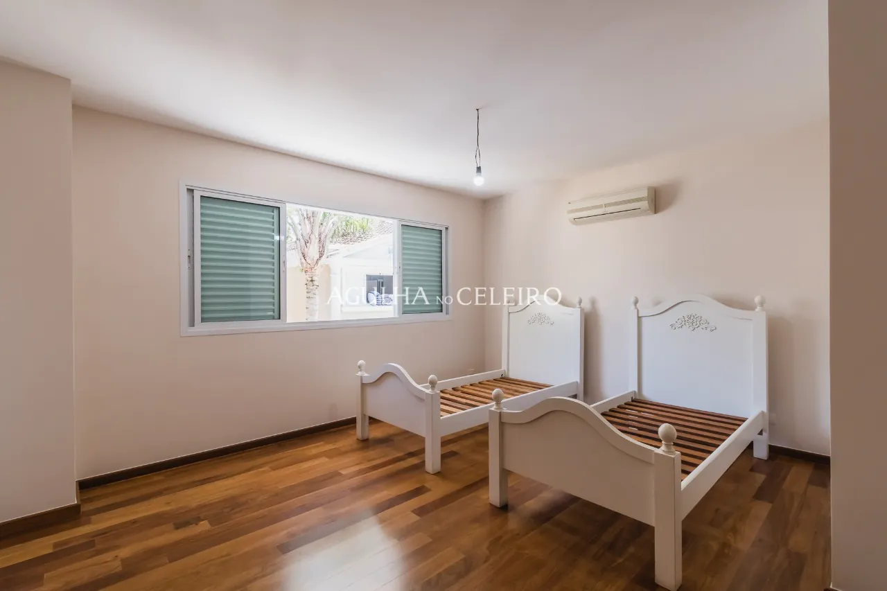 Venda/Campo Belo: casa clássica em condomínio desejado! – CA1295