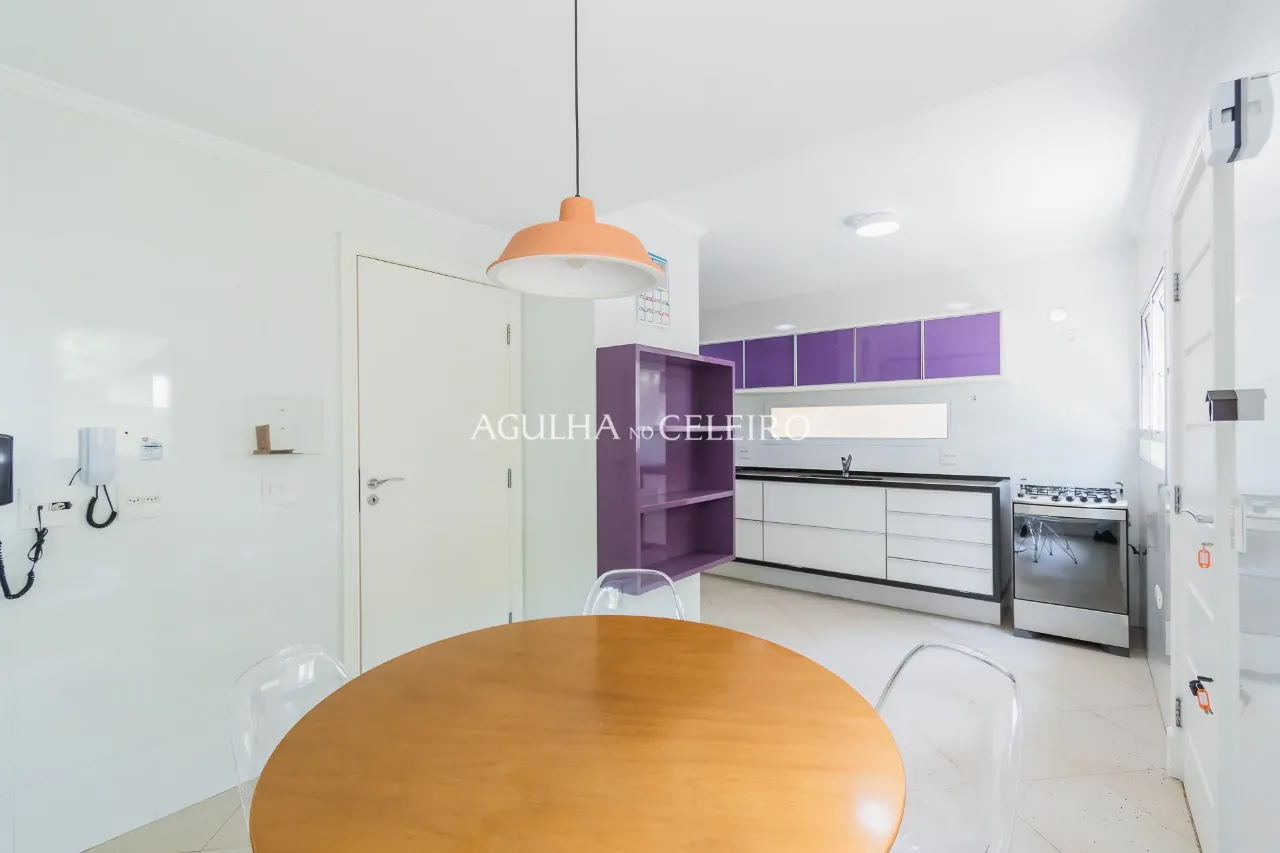 Venda/Campo Belo: casa clássica em condomínio desejado! – CA1295