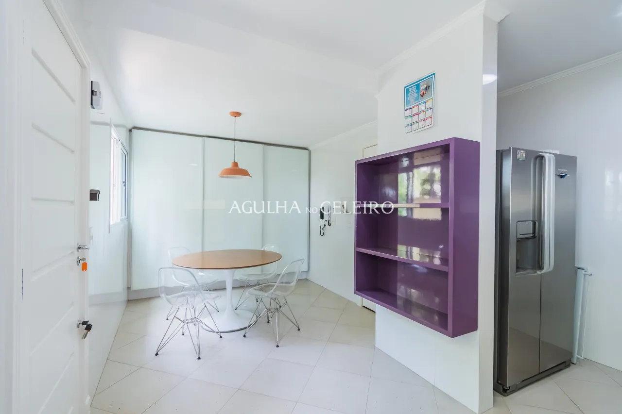 Venda/Campo Belo: casa clássica em condomínio desejado! – CA1295