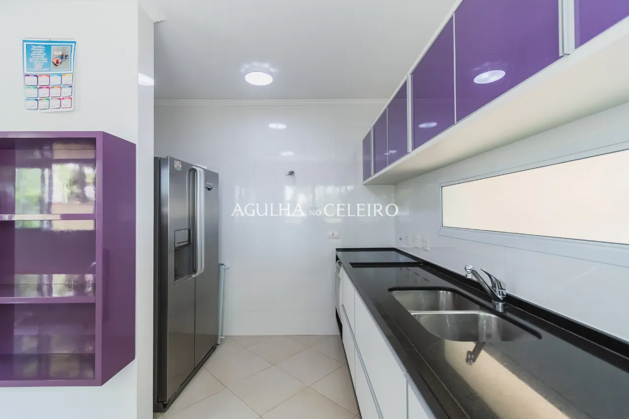 Venda/Campo Belo: casa clássica em condomínio desejado! – CA1295