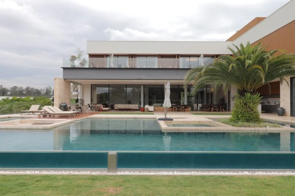 Venda/Terras de São José: Casa perfeita – CA1232