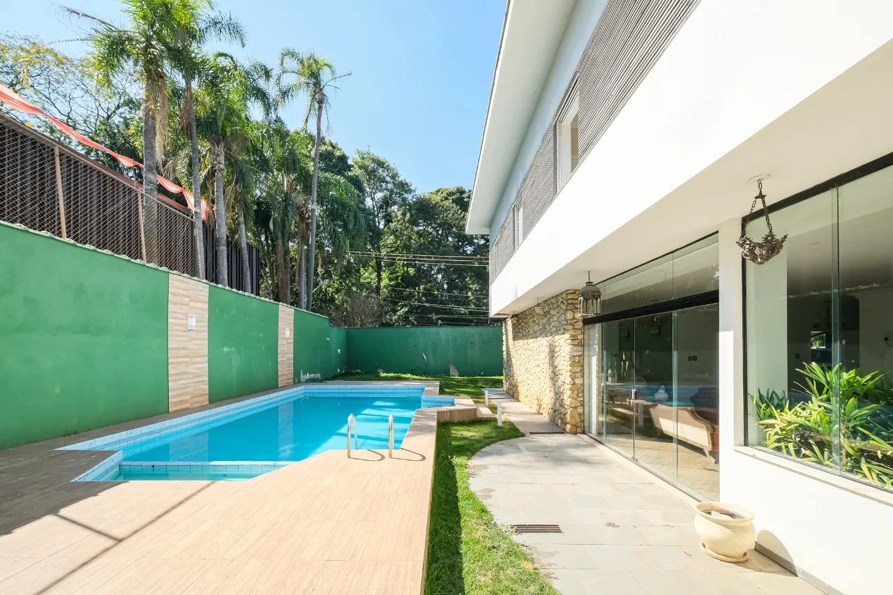 Casa com piscina à venda em Alto de Pinheiros – 9811