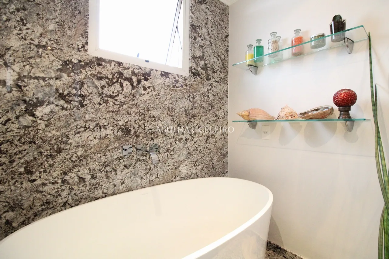 Venda/Moema: – 8983