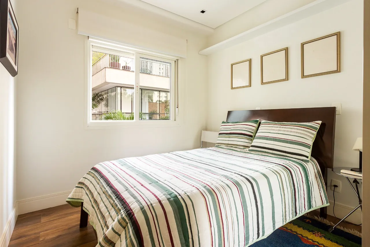 Venda/Itaim Bibi: Apartamento super bacana, reformado em rua calma do Itaim! – 9138