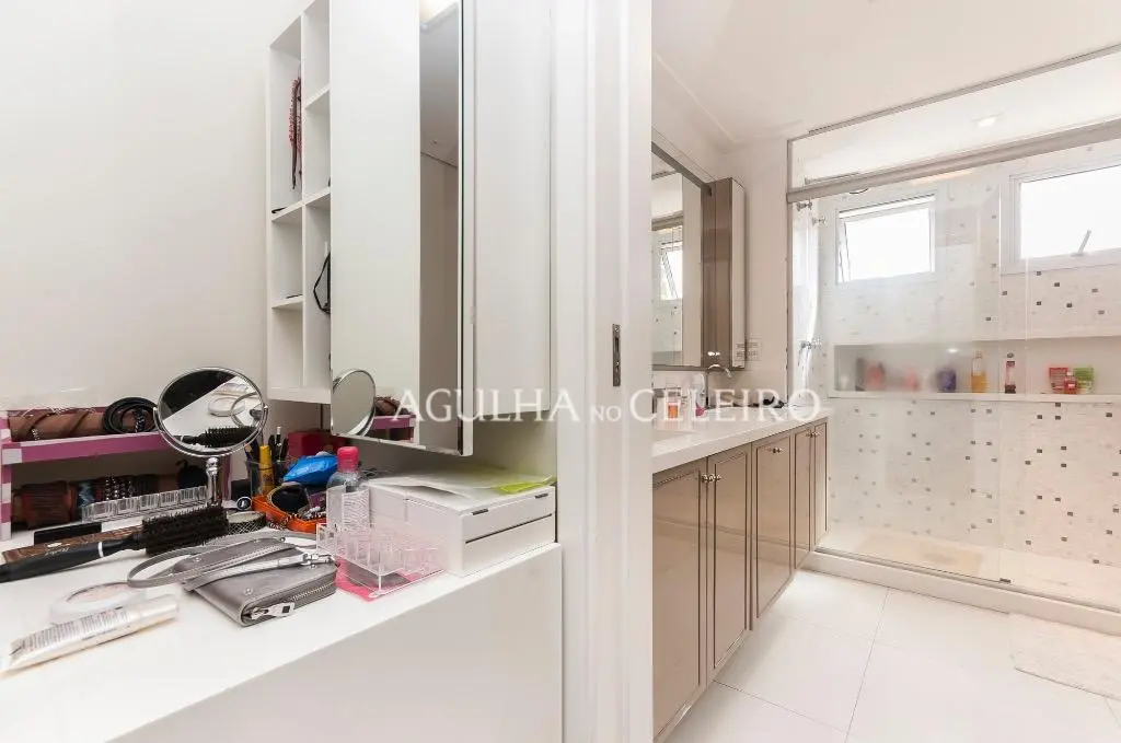 Venda/Moema: bem estar, muito verde em prédio novo! – AP3830