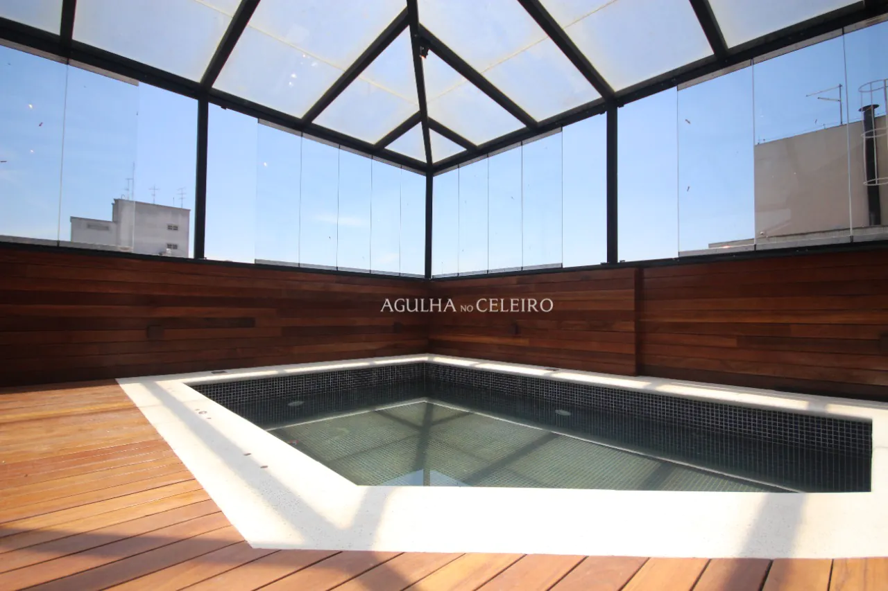 Venda/Moema: Cobertura duplex reformada e fora de rota – CO0343