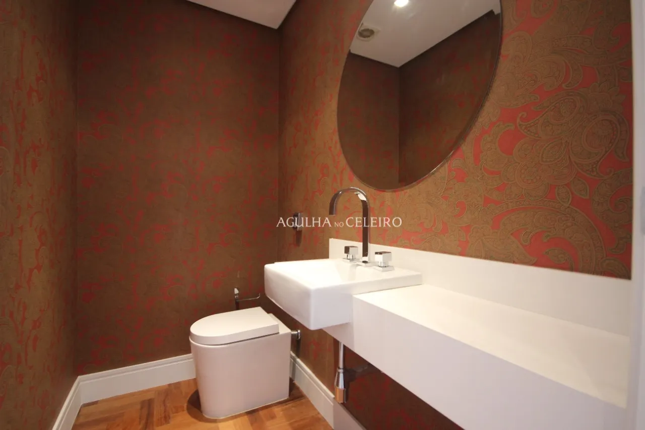 Venda/Moema: Cobertura duplex reformada e fora de rota – CO0343