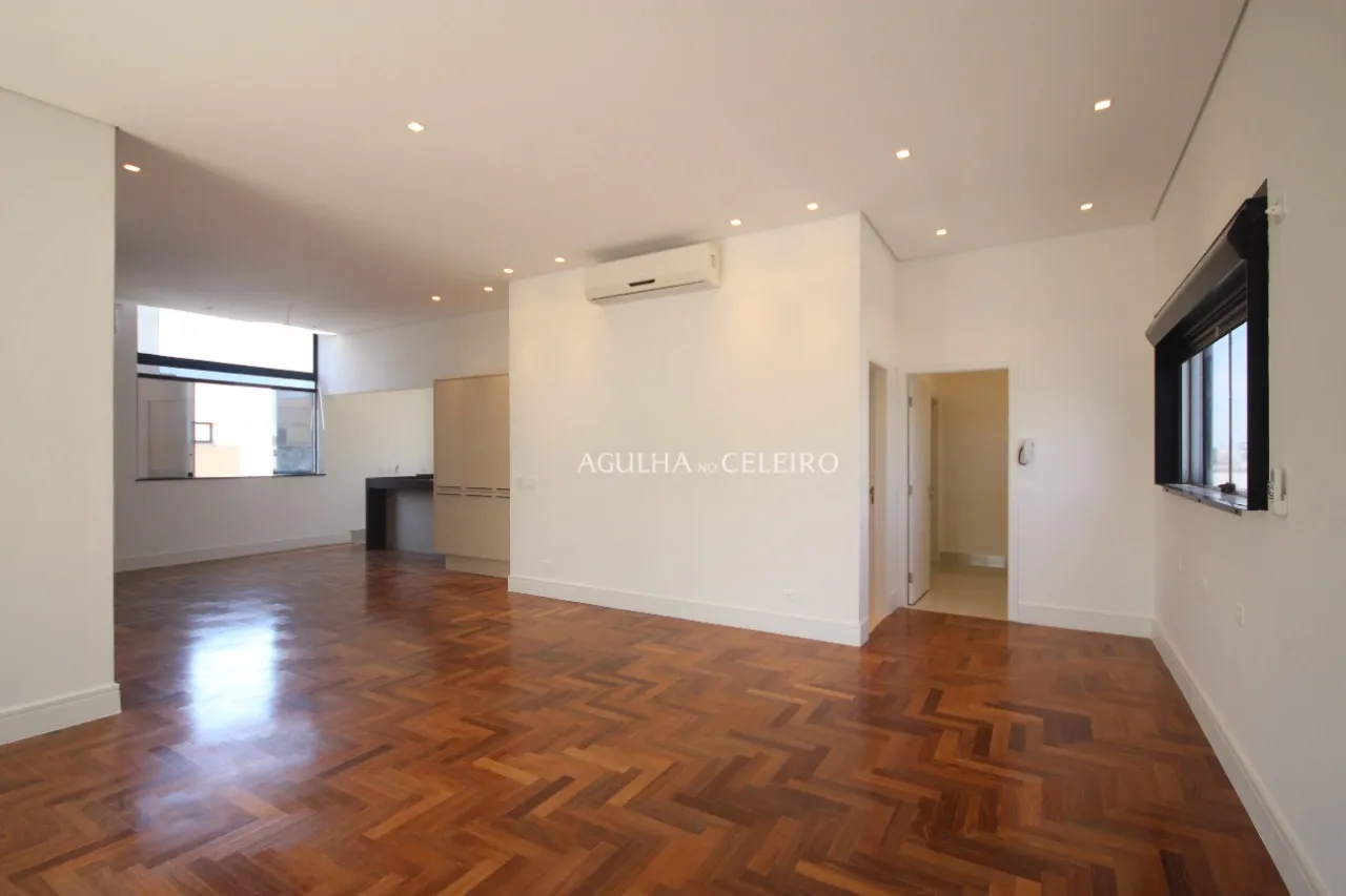 Venda/Moema: Cobertura duplex reformada e fora de rota – CO0343