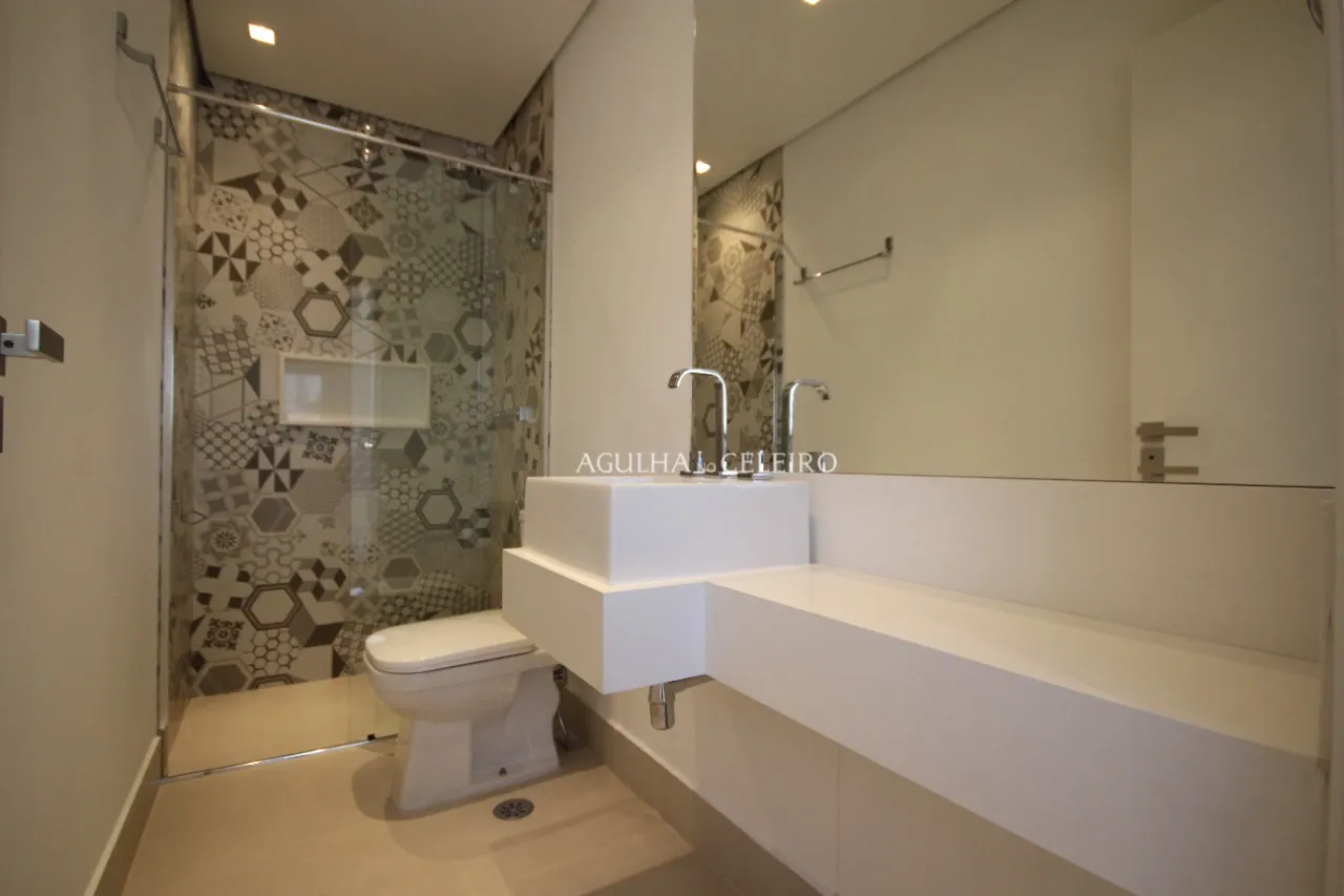 Venda/Moema: Cobertura duplex reformada e fora de rota – CO0343