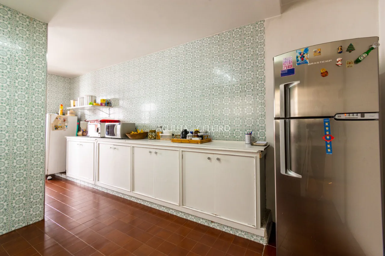 VENDA / ALTO DE PINHEIROS – CASA PERTO DE CLUBE COM MUITO POTENCIAL – 9979