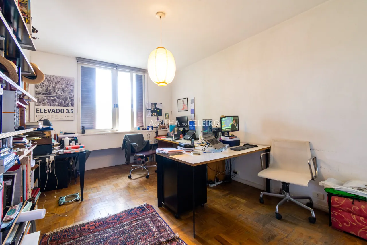 VENDA / ALTO DE PINHEIROS – CASA PERTO DE CLUBE COM MUITO POTENCIAL – 9979