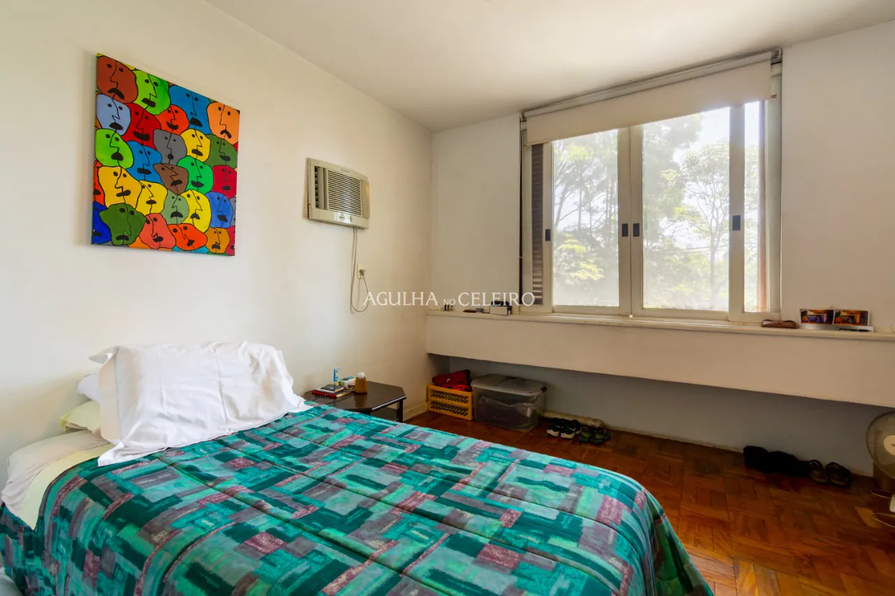 VENDA / ALTO DE PINHEIROS – CASA PERTO DE CLUBE COM MUITO POTENCIAL – 9979