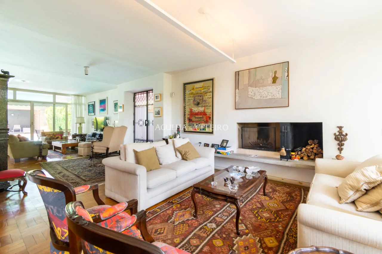 VENDA / ALTO DE PINHEIROS – CASA PERTO DE CLUBE COM MUITO POTENCIAL – 9979