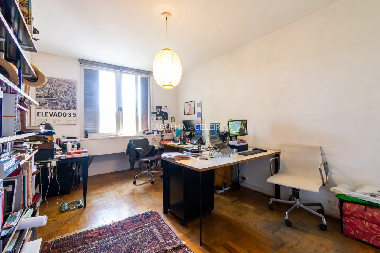 VENDA / ALTO DE PINHEIROS – CASA PERTO DE CLUBE COM MUITO POTENCIAL – 9979