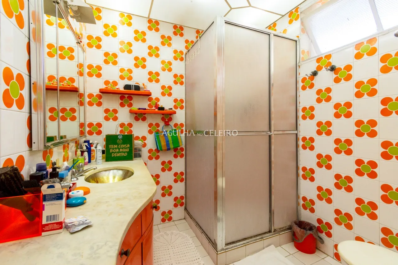 VENDA / ALTO DE PINHEIROS – CASA PERTO DE CLUBE COM MUITO POTENCIAL – 9979