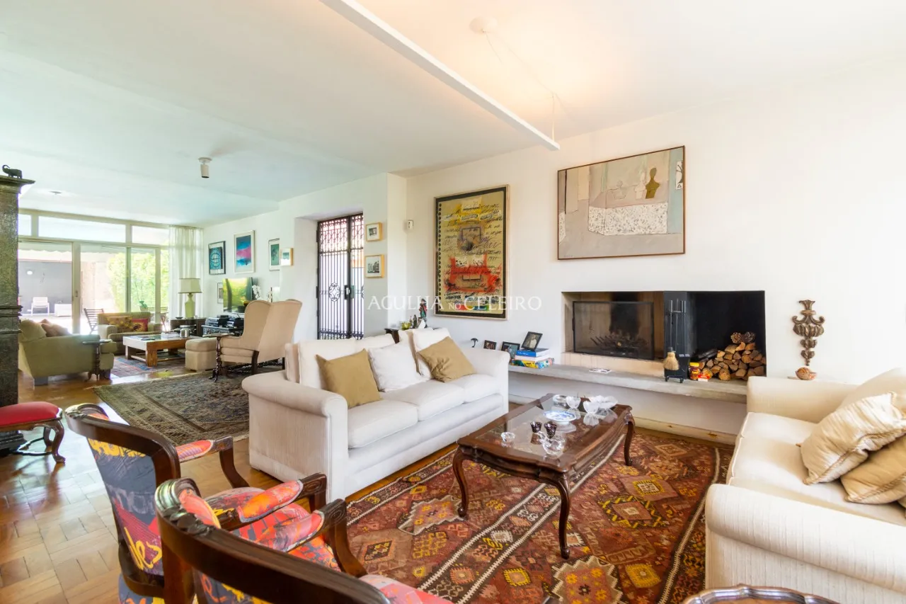 VENDA / ALTO DE PINHEIROS – CASA PERTO DE CLUBE COM MUITO POTENCIAL – 9979