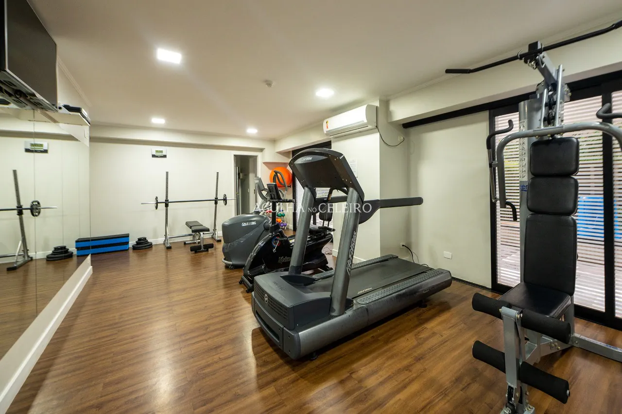 Para aproveitar o sol das manhãs. Apê com living externo à venda no Campo Belo – 12686