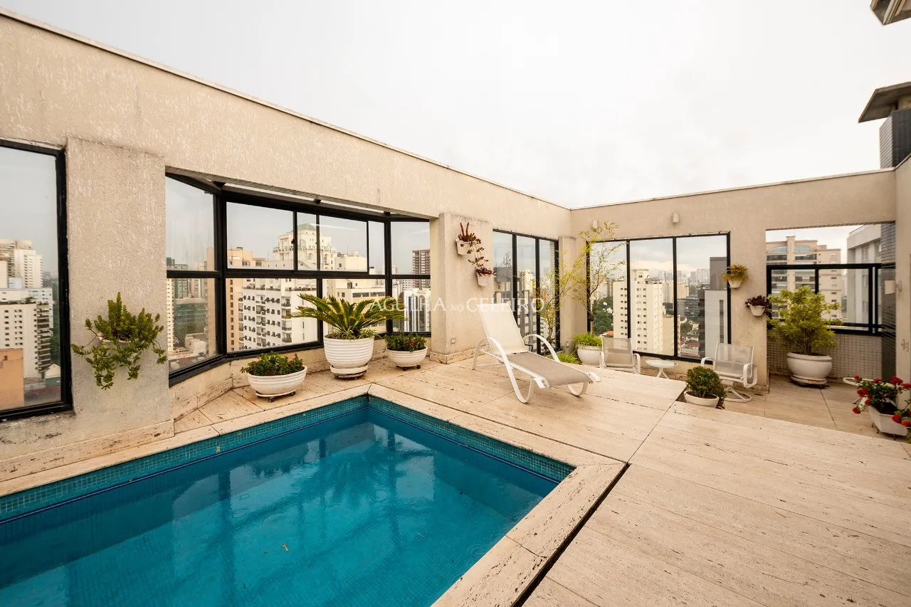 Para aproveitar o sol das manhãs. Apê com living externo à venda no Campo Belo – 12686