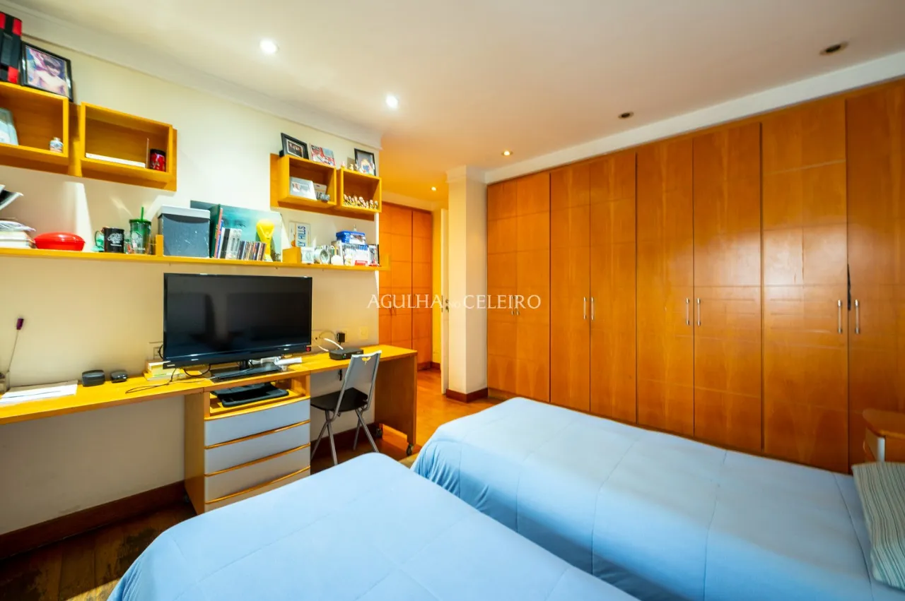 Para aproveitar o sol das manhãs. Apê com living externo à venda no Campo Belo – 12686